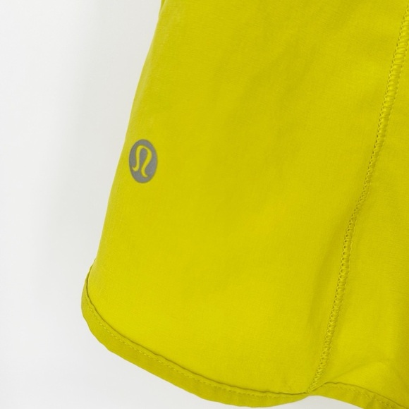 Lululemon Track That Mid-Rise Lined Short 5” Yellow Serpentine Size 4 - Picture 3 of 6